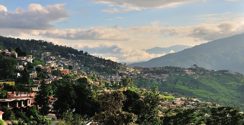 Discover the best time to visit Mukteshwar Nature Trail with pleasant weather, clear Himalayan views, lush forests, and ideal hiking conditions.